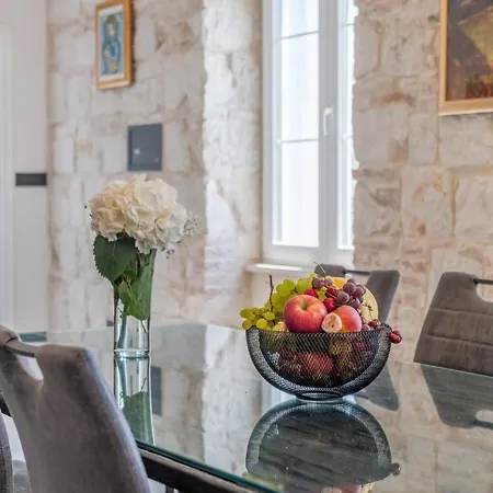 Grand Promenade - Tale Of The Sea Apartment Split