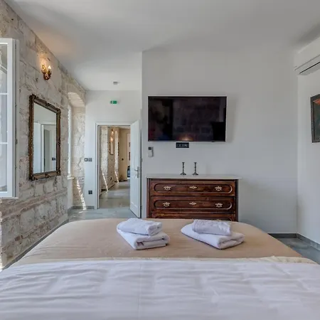 Grand Promenade - Tale Of The Sea Split